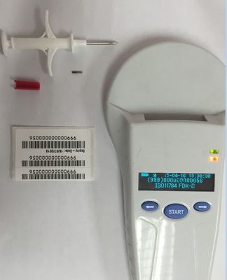 Tier-ID-Mikrochip für Tiergesundheit und -wohlbefinden in Form eines Kits mit Barcode-Etiketten und sterilisierter Verpackungstüte