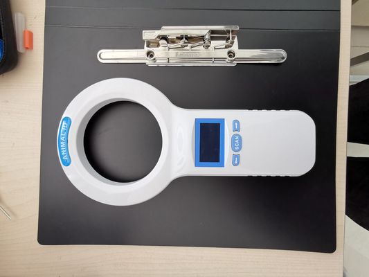 Tragbarer RFID-Mikrochip-Scanner mit wiederaufladbarer Lithiumbatterie zur schnellen Identifizierung von Tieren und tierärztlicher Nachverfolgung